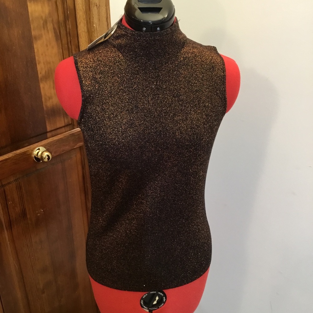 Elegant Black and Gold Sleeveless Blouse, NWT, silk, size SP, stretch